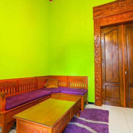 OYO Life 3064 Mahameru Kost Putra Jember Bagian luar foto