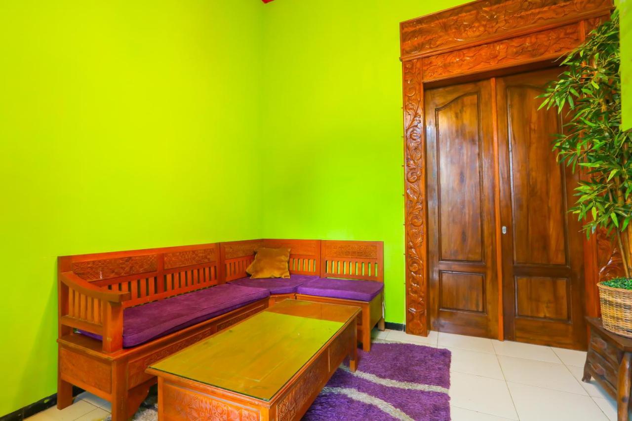 OYO Life 3064 Mahameru Kost Putra Jember Bagian luar foto