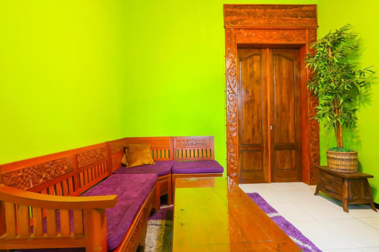 OYO Life 3064 Mahameru Kost Putra Jember Bagian luar foto